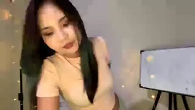 CarollFalick online show from December 14, 2025, 12:32 pm