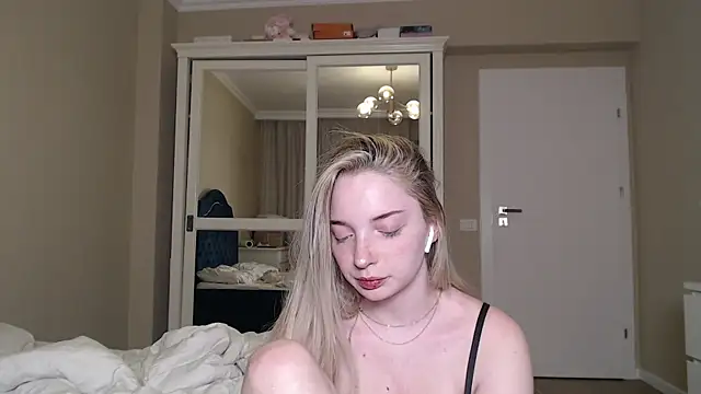 jessicahbelle online show from October 27, 2025, 11:09 pm