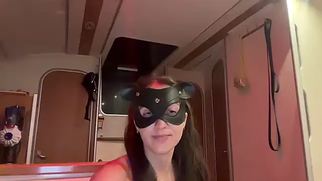 Snapshot of Monk_and_Mia chatting on November 6, 2025, 4:24 am Monk and Mia online show from November 6, 2025, 4:24 am