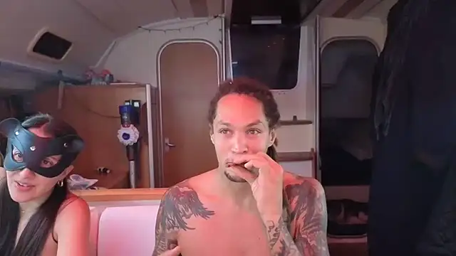 Snapshot of Monk_and_Mia chatting on December 5, 2025, 5:16 am Monk and Mia online show from December 5, 2025, 5:16 am