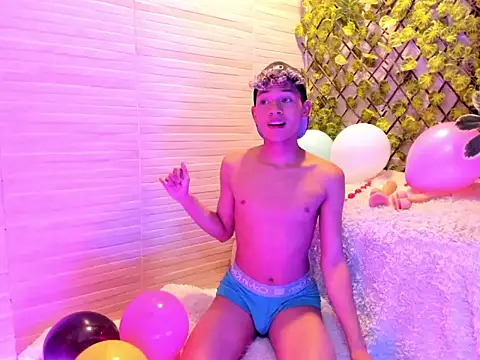 Snapshot of Sammy_Millers chatting on December 22, 2025, 8:39 pm Sammy Millers online show from December 22, 2025, 8:39 pm