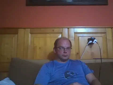 Snapshot of Rado2812 chatting on October 18, 2025, 4:08 pm Rado2812 online show from October 18, 2025, 4:08 pm