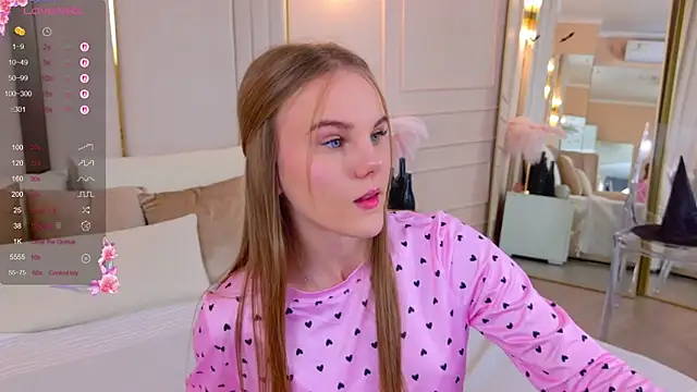 Snapshot of Lili_Lohan chatting on November 4, 2025, 5:23 pm Lili Lohan online show from November 4, 2025, 5:23 pm