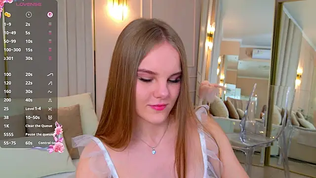 Snapshot of Lili_Lohan chatting on November 14, 2025, 5:11 pm Lili Lohan online show from November 14, 2025, 5:11 pm