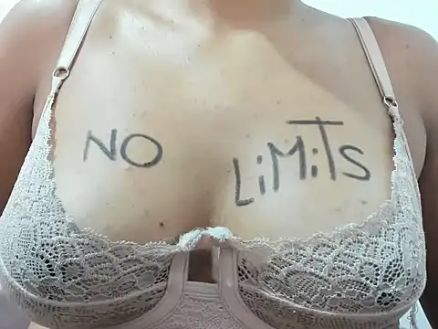 Snapshot of Valentinahot7 chatting on November 23, 2025, 12:27 pm Valentinahot7 online show from November 23, 2025, 12:27 pm