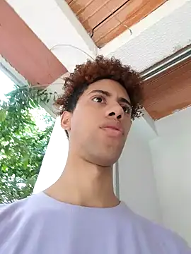 Snapshot of The_boy_good chatting on October 12, 2025, 6:40 pm The boy good online show from October 12, 2025, 6:40 pm