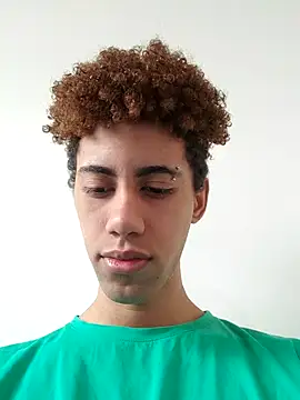 Snapshot of The_boy_good chatting on November 5, 2025, 5:13 pm The boy good online show from November 5, 2025, 5:13 pm