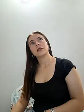Snapshot of EmmaValencia_ chatting on October 20, 2025, 3:01 pm EmmaValencia online show from October 20, 2025, 3:01 pm