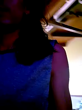 Snapshot of monroedelrey chatting on December 13, 2025, 10:04 pm monroedelrey online show from December 13, 2025, 10:04 pm