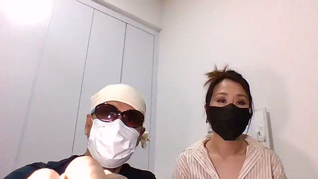 aska1986 online show from November 10, 2025, 10:36 am