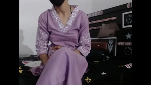 Snapshot of sexy_yuvi chatting on October 21, 2025, 10:54 pm sexy yuvi online show from October 21, 2025, 10:54 pm