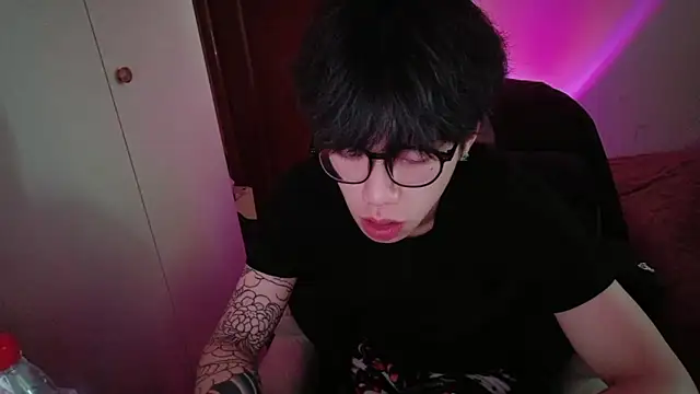 hangzi-0011 online show from January 17, 2026, 7:24 am