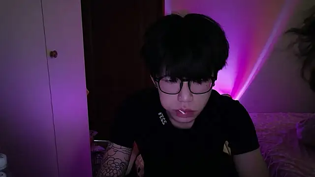 hangzi-0011 online show from February 4, 2026, 7:14 am