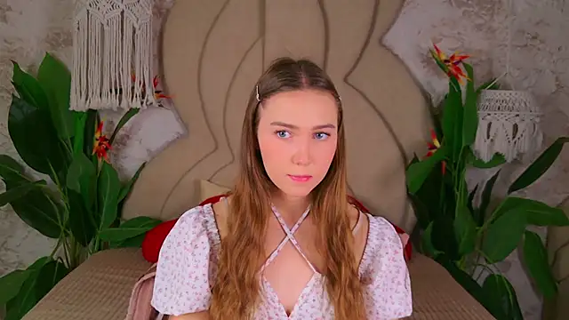 OliviaLay online show from November 17, 2025, 11:27 am