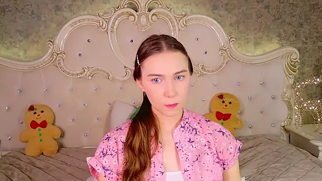 OliviaLay online show from December 5, 2025, 11:19 am