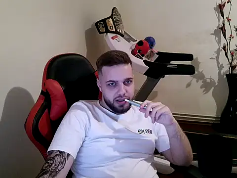 KingAdonisss online show from October 17, 2025, 8:50 am