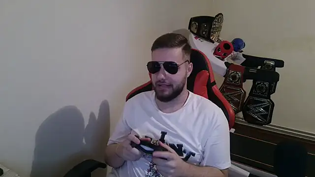 KingAdonisss online show from November 4, 2025, 3:22 pm