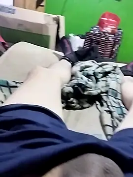 Snapshot of pipe2657 chatting on December 17, 2025, 11:38 am pipe2657 online show from December 17, 2025, 11:38 am