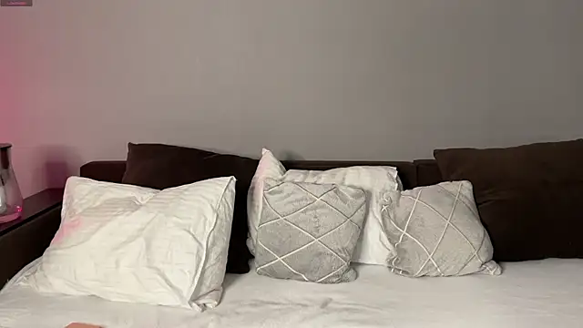 Snapshot of petalpage chatting on November 10, 2025, 6:07 pm petalpage online show from November 10, 2025, 6:07 pm