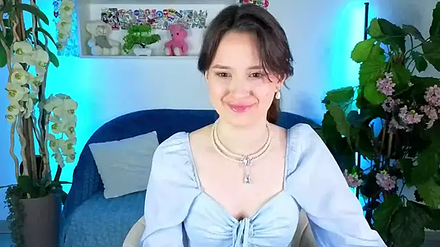 Snapshot of EvaSwen chatting on October 23, 2025, 9:24 pm EvaSwen online show from October 23, 2025, 9:24 pm