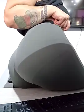 rojita-rojita online show from December 18, 2025, 6:41 am