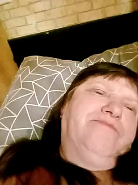 Snapshot of Apeesynka55211 chatting on March 4, 2026, 3:45 am Apeesynka55211 online show from March 4, 2026, 3:45 am