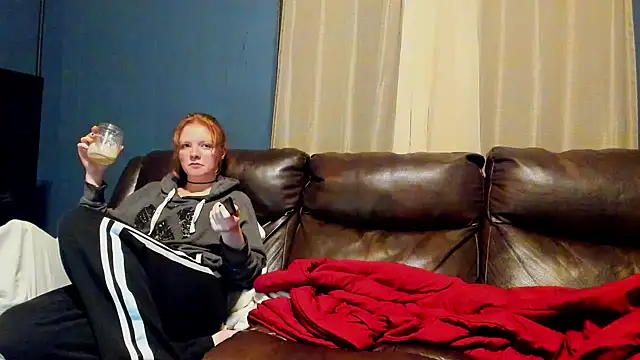 Snapshot of LoversUnleashedXO chatting on October 4, 2025, 4:10 am LoversUnleashedXO online show from October 4, 2025, 4:10 am