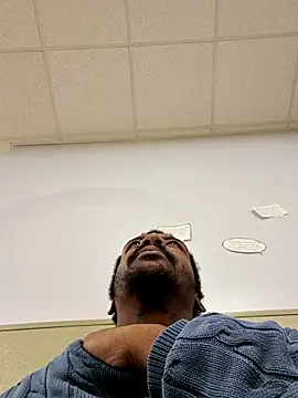 Snapshot of MrBigDickShow chatting on November 7, 2025, 6:52 pm MrBigDickShow online show from November 7, 2025, 6:52 pm