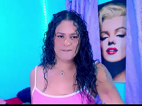 Snapshot of horny_val_ chatting on January 12, 2026, 11:32 pm horny val online show from January 12, 2026, 11:32 pm