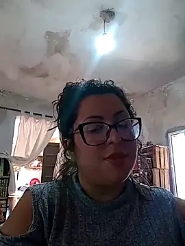 Snapshot of PutaAma420 chatting on October 6, 2025, 2:47 pm PutaAma420 online show from October 6, 2025, 2:47 pm