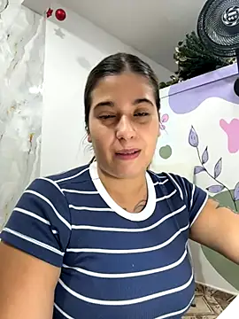 Snapshot of violeticafox chatting on December 18, 2025, 2:17 am violeticafox online show from December 18, 2025, 2:17 am