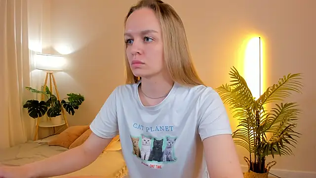 KathyRossi online show from September 29, 2025, 12:21 pm