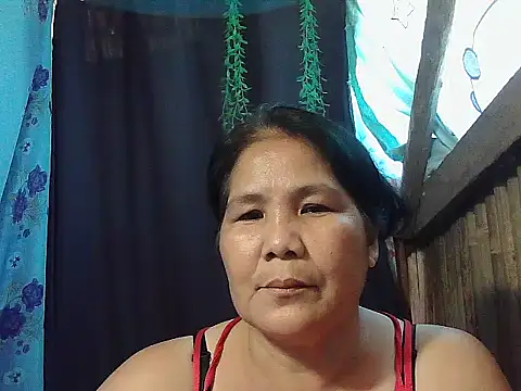 Snapshot of milagrose_rose chatting on April 4, 2026, 7:28 am milagrose rose online show from April 4, 2026, 7:28 am