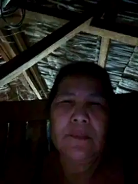 Snapshot of milagrose_rose chatting on April 12, 2026, 1:05 pm milagrose rose online show from April 12, 2026, 1:05 pm