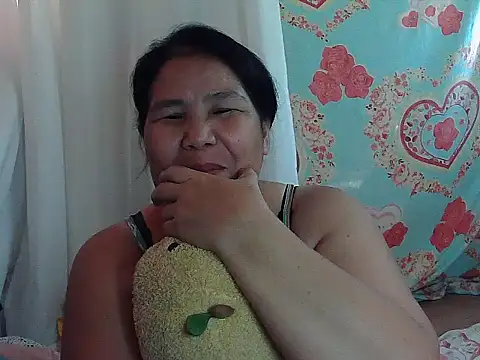 Snapshot of milagrose_rose chatting on April 15, 2026, 5:25 am milagrose rose online show from April 15, 2026, 5:25 am