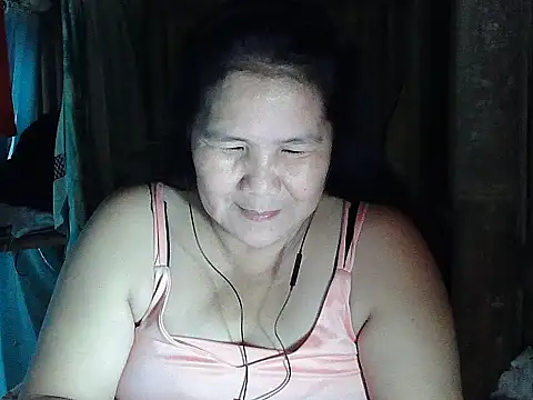 Snapshot of milagrose_rose chatting on May 17, 2026, 11:17 am milagrose rose online show from May 17, 2026, 11:17 am