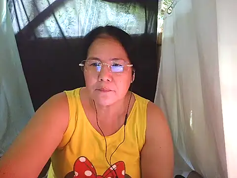 Snapshot of milagrose_rose chatting on May 26, 2026, 3:35 am milagrose rose online show from May 26, 2026, 3:35 am