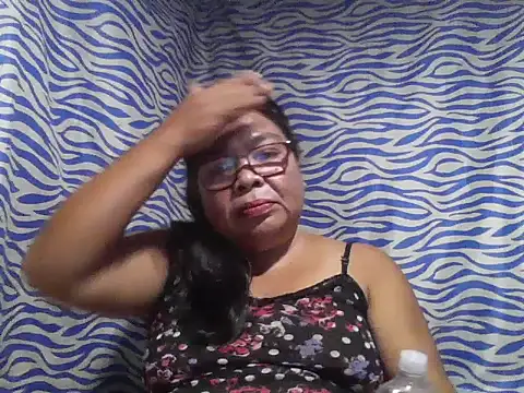 Snapshot of cris_tita chatting on June 24, 2026, 5:12 pm cris tita online show from June 24, 2026, 5:12 pm