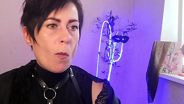 Snapshot of Ashley_Brookss chatting on November 12, 2025, 10:48 am Ashley Brookss online show from November 12, 2025, 10:48 am