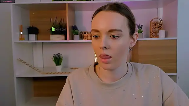 isla dior online show from December 16, 2025, 7:35 am