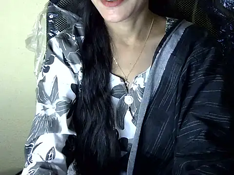 Snapshot of Shazi_1 chatting on December 15, 2025, 4:33 pm Shazi 1 online show from December 15, 2025, 4:33 pm