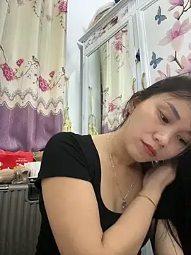 Snapshot of Ami-mi00 chatting on October 1, 2025, 12:33 pm Ami-mi00 online show from October 1, 2025, 12:33 pm