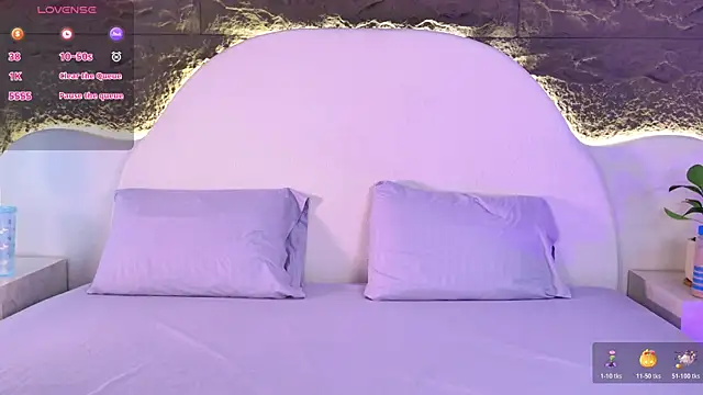 Snapshot of Selene_Brownie chatting on October 27, 2025, 8:13 pm Selene Brownie online show from October 27, 2025, 8:13 pm