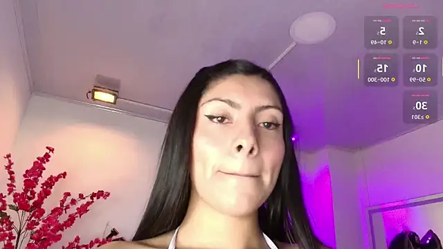 Gabriela milani online show from October 25, 2025, 7:19 pm