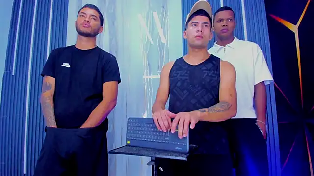 Snapshot of The_Boy_King chatting on December 4, 2025, 3:10 pm The Boy King online show from December 4, 2025, 3:10 pm