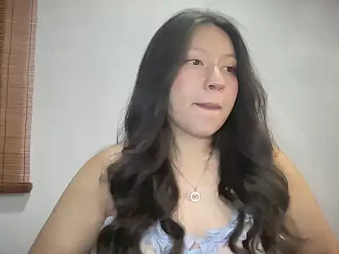 Rachel James   online show from November 14, 2025, 11:24 pm