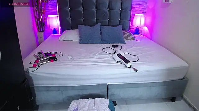 Snapshot of Michellx_hot2 chatting on February 11, 2026, 6:29 am Michellx hot2 online show from February 11, 2026, 6:29 am