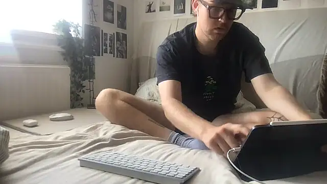Angus80085 online show from July 19, 2026, 12:42 pm