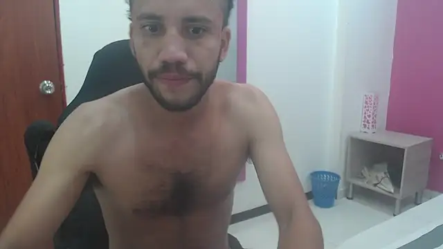 Snapshot of Juan_FelipeX01 chatting on October 16, 2025, 3:24 pm Juan FelipeX01 online show from October 16, 2025, 3:24 pm