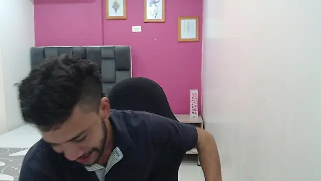 Snapshot of Juan_FelipeX01 chatting on October 18, 2025, 10:32 pm Juan FelipeX01 online show from October 18, 2025, 10:32 pm